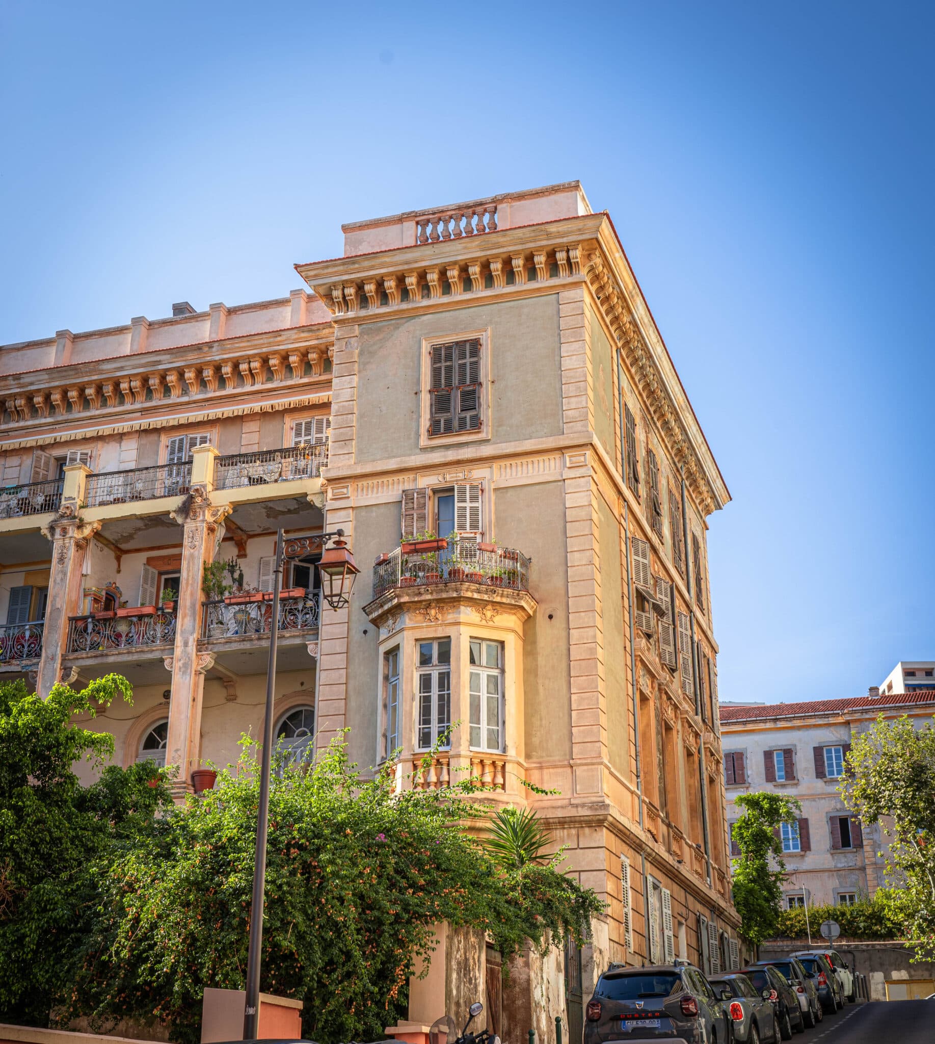 bloc 1 quartier des etrangers scaled