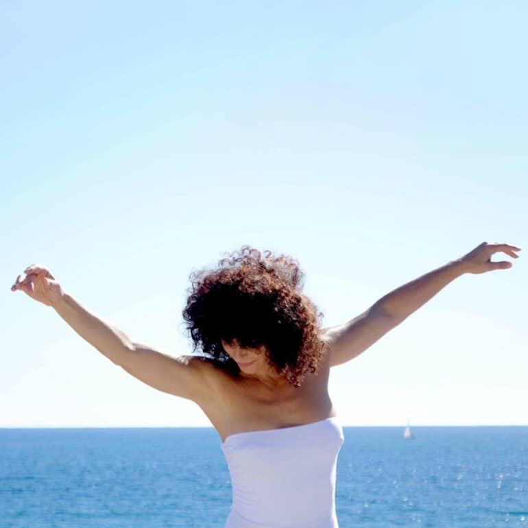 experience cata yoga voglia di mare 02 carre 770x770 1