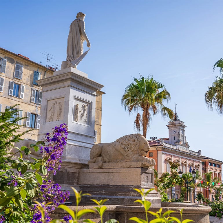 place foch vue mairie