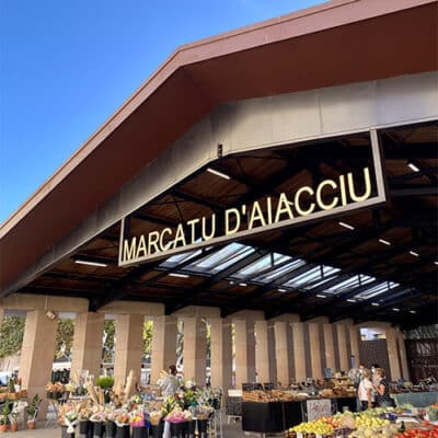 Marché d'Ajaccio, partie couverte avec sa halle gourmande